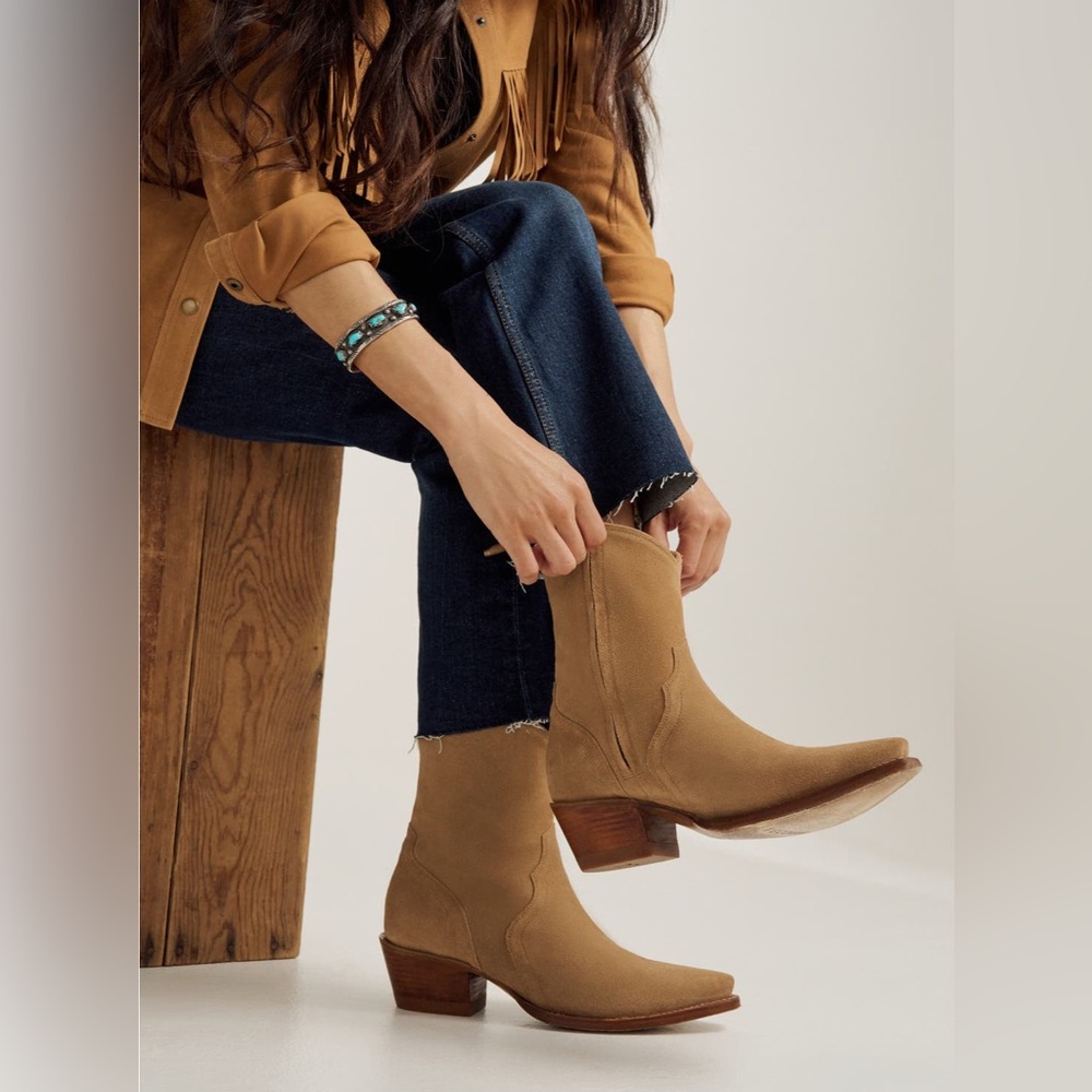 Tecovas new w/box The Dakota Short western boot in color Desert Tan sz 10 womens